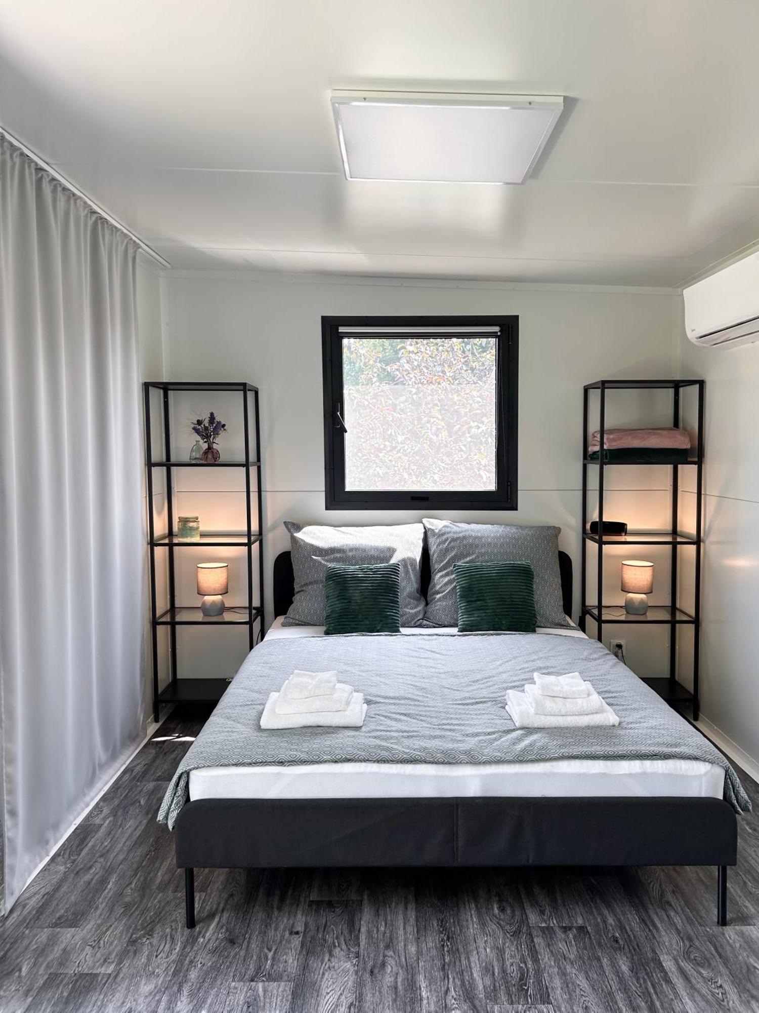 Tiny House Mezi Sklepy Apartment Kobyli Exterior photo