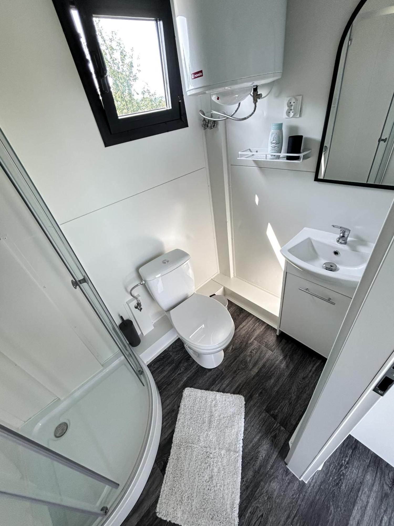Tiny House Mezi Sklepy Apartment Kobyli Exterior photo