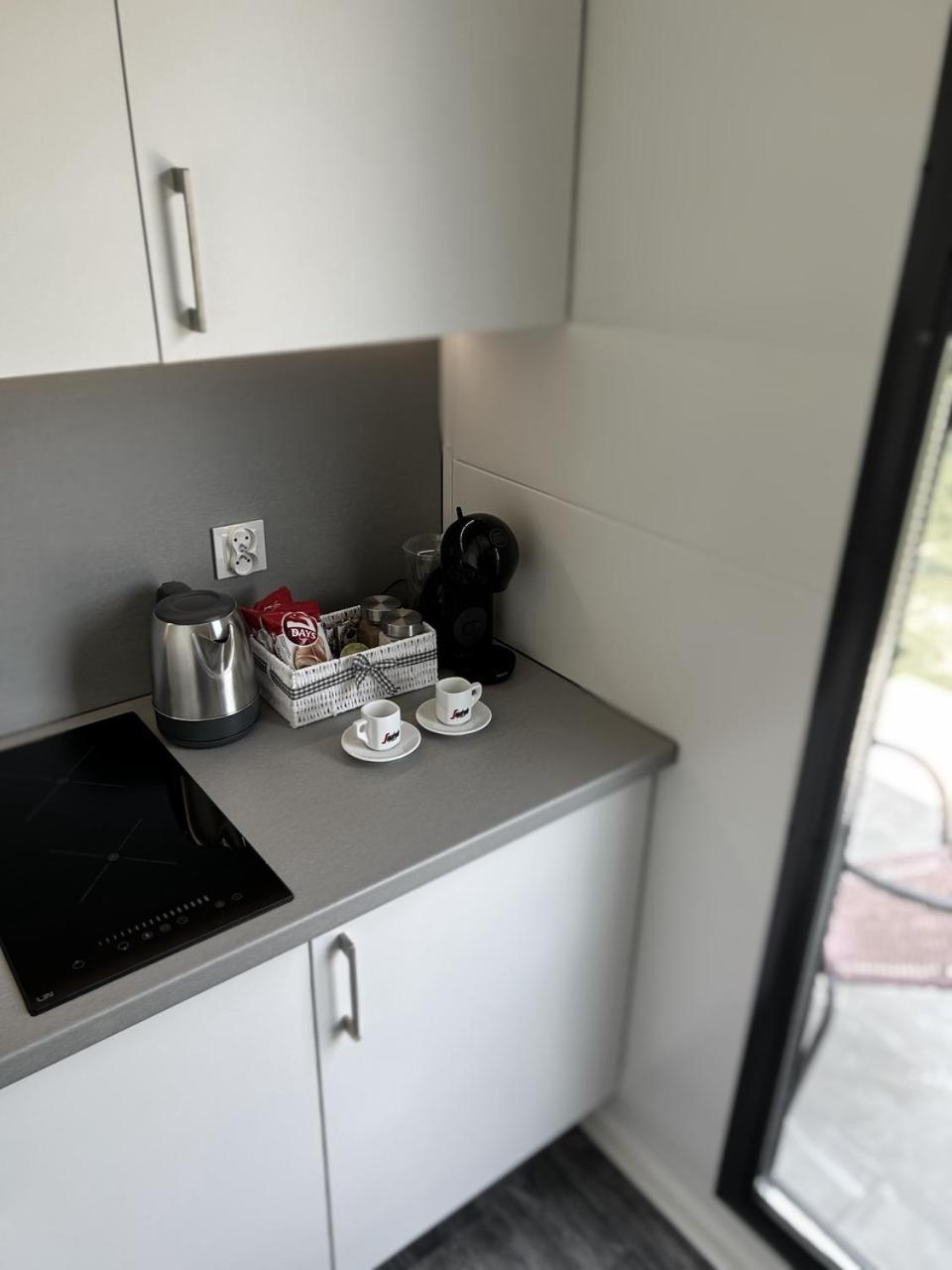 Tiny House Mezi Sklepy Apartment Kobyli Exterior photo