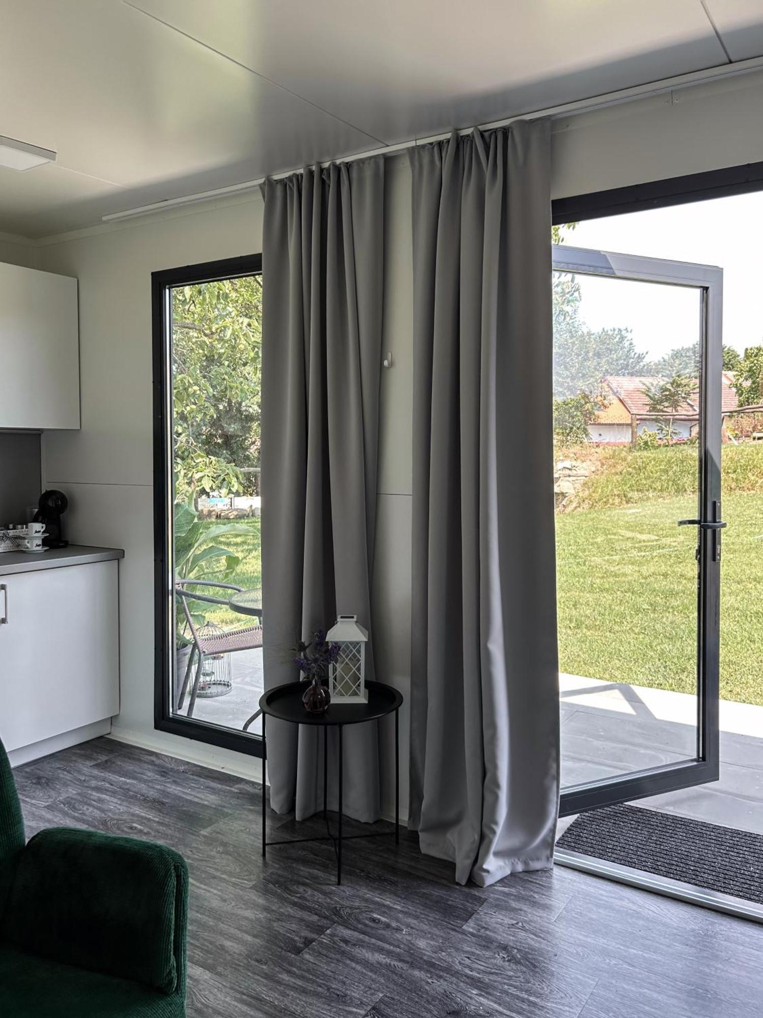 Tiny House Mezi Sklepy Apartment Kobyli Exterior photo